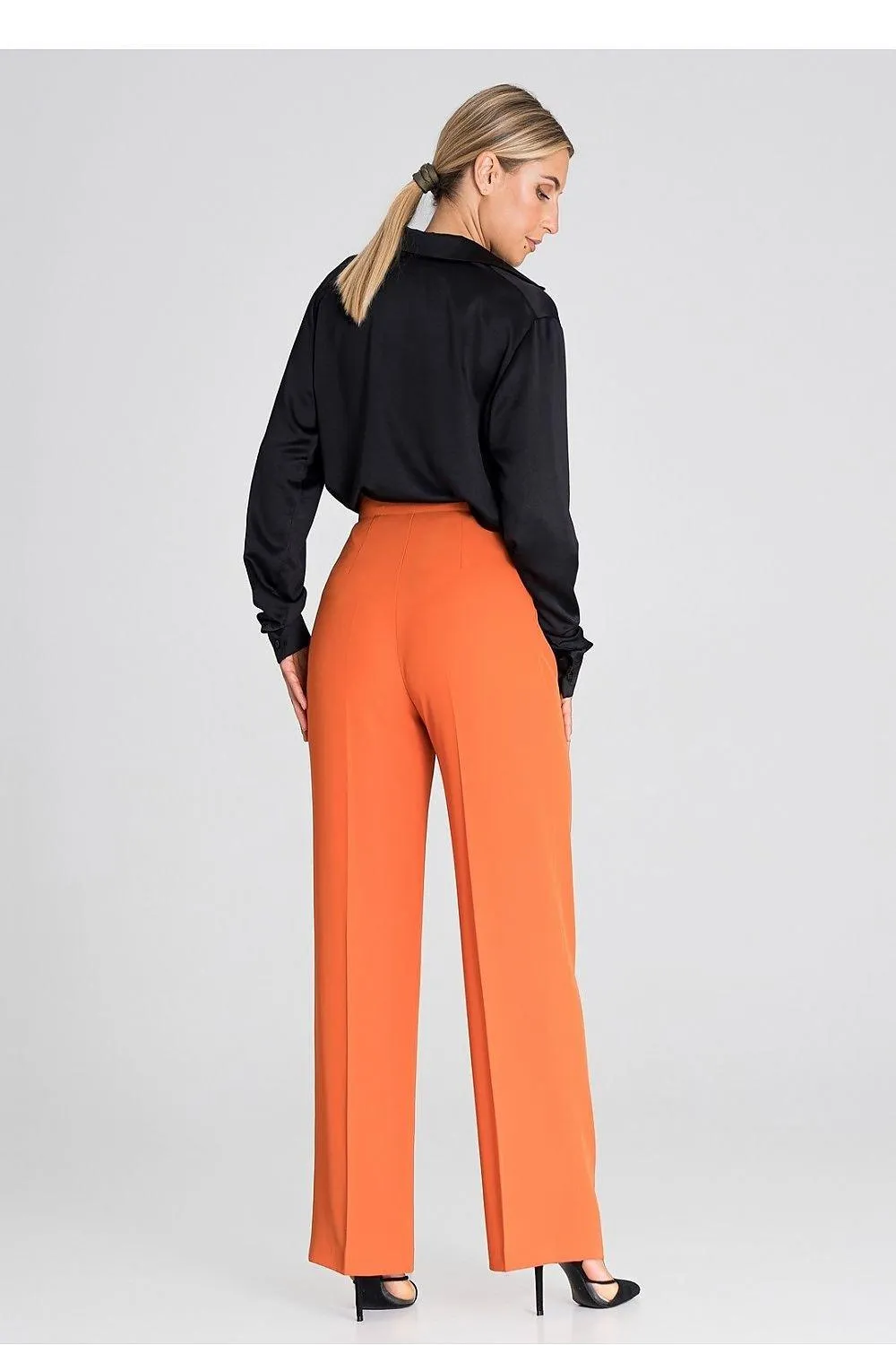 Chic Wide-Leg Pants with Modern Waist Design